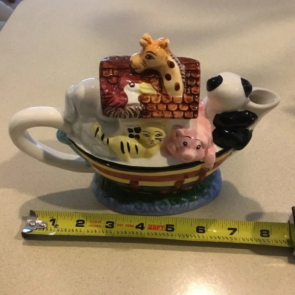 Noah’s Ark collectible Teapot - Picture 5 of 6